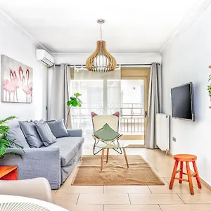https://traveler-home-85m2-private-parking-next-to-center.hotelschalkidiki.net