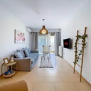https://traveler-home-85m2-private-parking-next-to-center.hotelschalkidiki.net